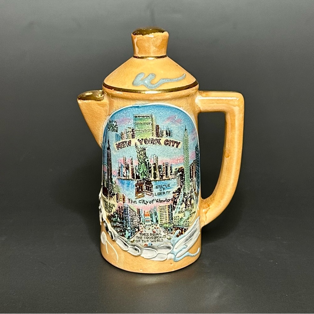 New York City Novelty Salt Shaker Made In Japan